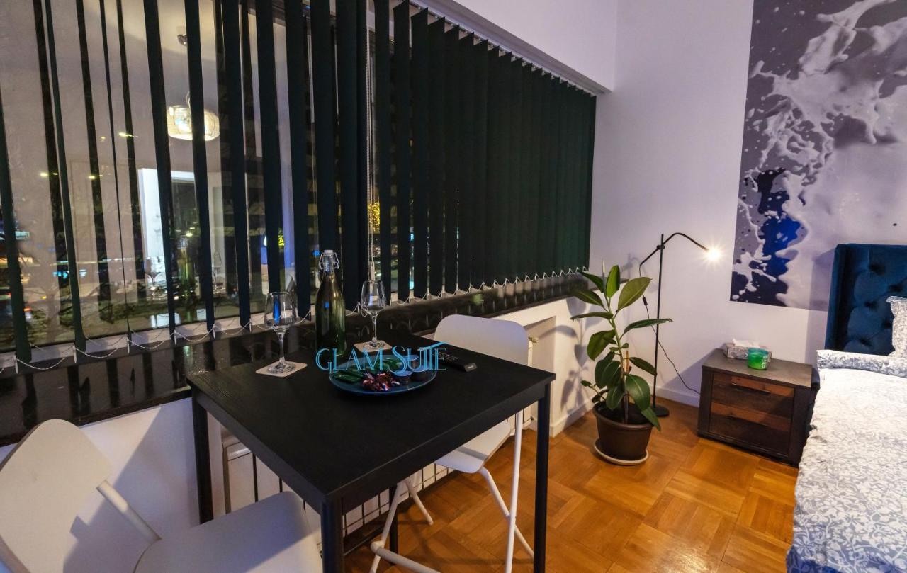 Maera Suites Central Bukarest Exteriör bild