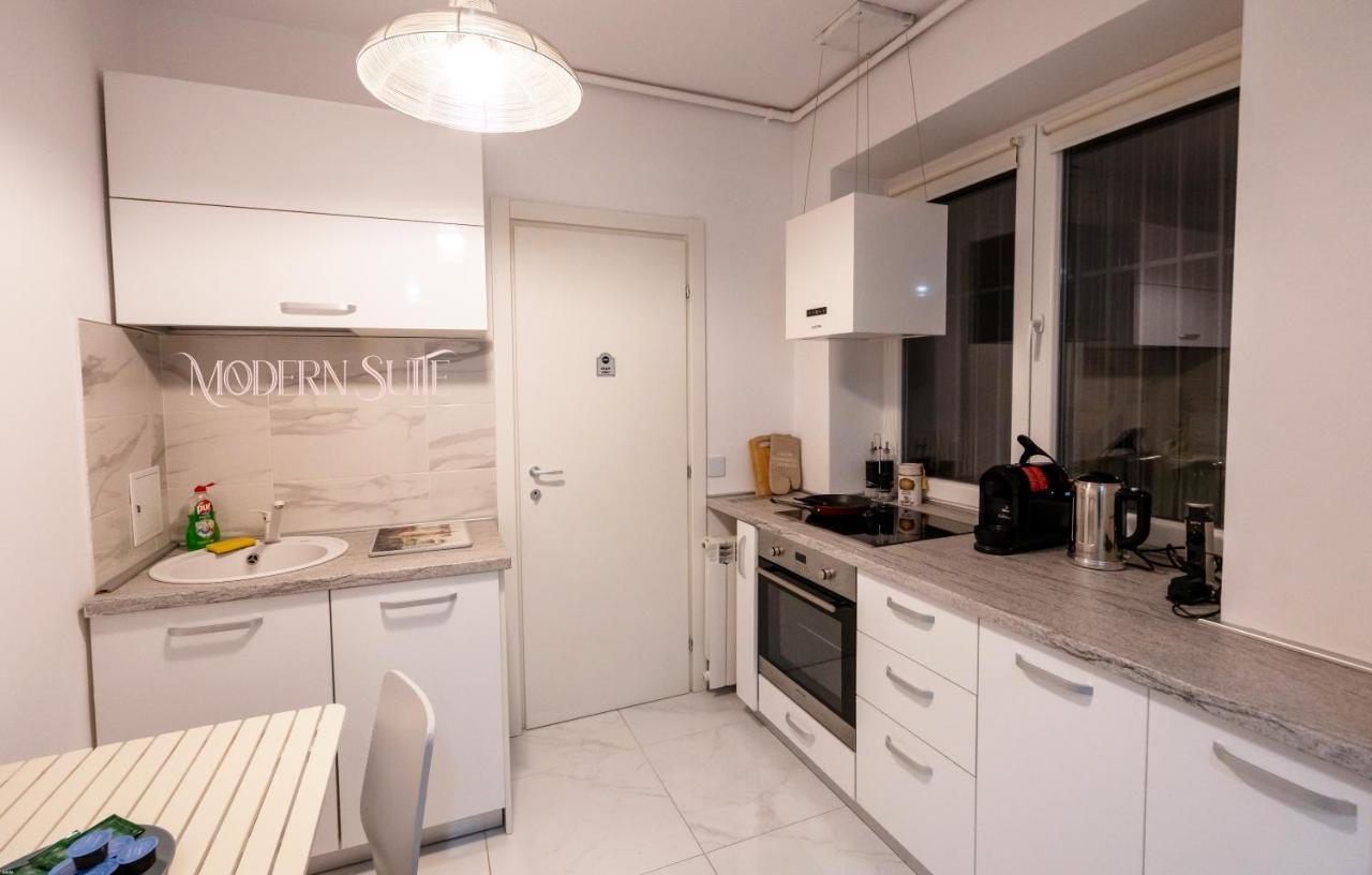 Maera Suites Central Bukarest Exteriör bild